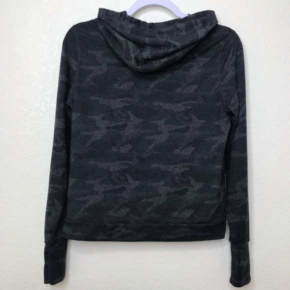 VUORI Halo Essential Hoodie Charcoal Gray Camo - Picture 8 of 13